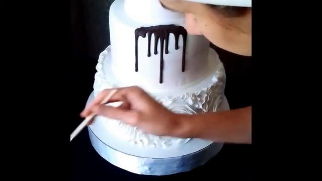 Золотые подтёки на торте. Шоколадные подтеки. Как шоколадные подтеки сделать золотыми?