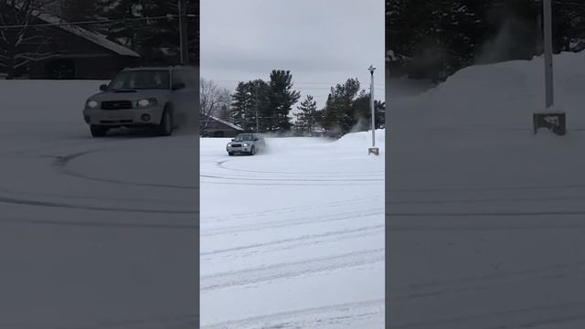 Loud Subaru Forester XT with HKS BOV - Revs & Snow Drifts!!