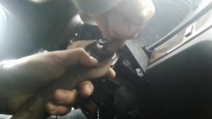 Бмв Е39 Как вытащить личинку замка зажигания. Замена ключа.