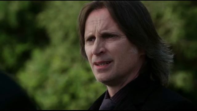 Дэвид и Белоснежка сообщают мистеру Голду о смерти сына 2x22 смотреть онлайн