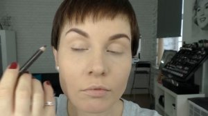 Анна Измайлова Дымчатые глаза и матовые губы бордо