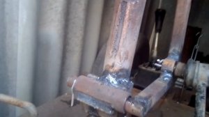 Механизм подъёма передней навески.