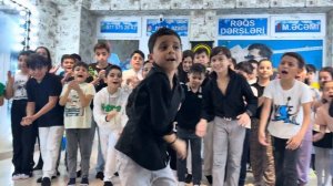 Ölkəni öz şirinliyi ilə çəkən həmin o balaca rəqqas Vəfalı mahnısının Trendinə Sahib oldu!!2023??