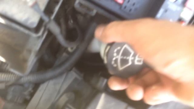 Замена ламп ближнего,дальнего света на Опель Астра j смотреть онлайн