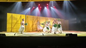 Сцена русской бани в постановке томского Театра Драмы по пьесе Карло Гольдони "Слуга двух господ"