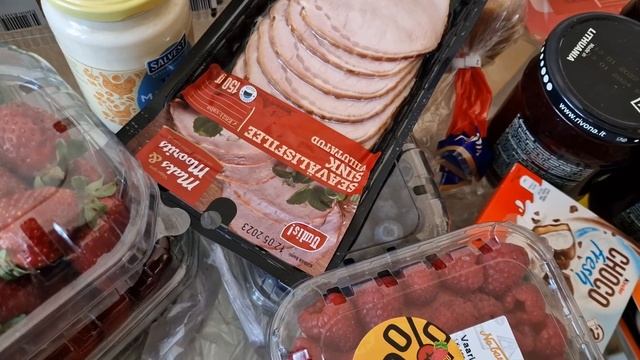 Цены в Эстонии на продукты 2023.Незапланированный поход в магазин с мамой.Сходили за хлебушком.Обзо