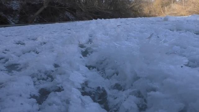 ЗИМНЯЯ РЫБАЛКА в январе на реке, ловля плотвы ,густеры на мормышку.