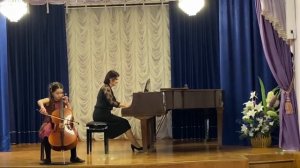 1. И.Волчков Этюд ; 2. Антонио Вивальди Концерт До мажор для виолончели. Исполняет Иванова Мария.