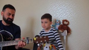 Шаман Моя Россия поем с сыном под гитару