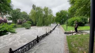 В Симферополе затопило набережную на улице Гаспринского