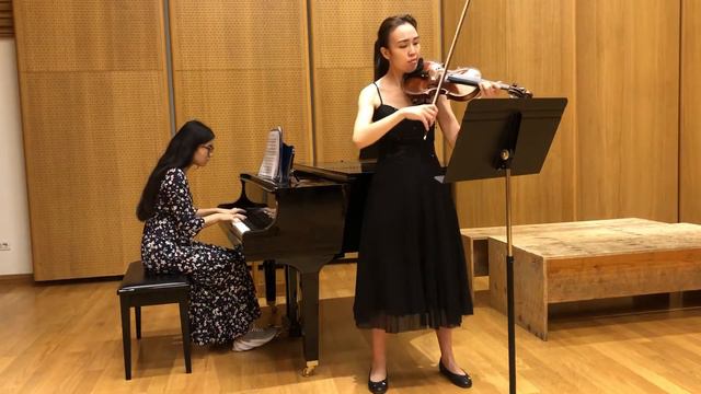 Узакбай Дина 3 курс. Ф. Крейслер Сицилиана и Ригодон смотреть онлайн