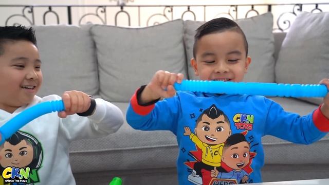 Crazy Cool Fidgets CKN смотреть онлайн