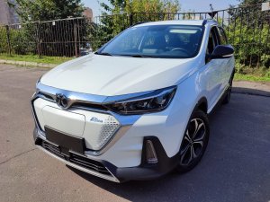 Обзор китайского электрического кроссовера BAIC BJEV EX5 и седана EU5