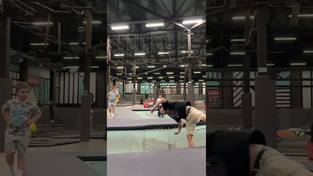 Какой вариант круче😁