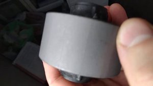 как выглядит оригинальный сайлентблок Mitsubishi 4013a426 \ mn184133