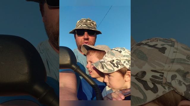 Поздравляем пап с Днём Отца!? смотреть онлайн