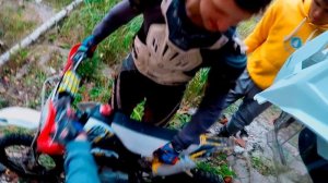Езда на заднем колесе и покатушка на Suzuki rm-z 450 | По полям у Сани