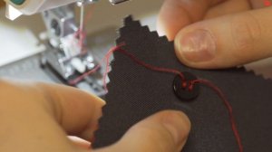 Как пришить пуговицу на швейной машинке?