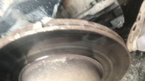 Замена тормозных колодок и дисков БМВ.