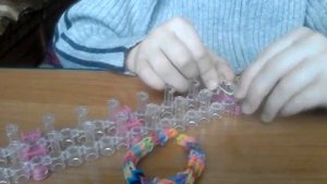 Обучение вязанию резинками лум бенс "толстый браслет"