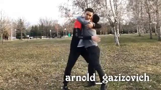 Arnold Gazizovich / Лайфхак о том как надо правильно здороваться