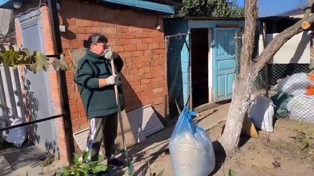 ЕЙСК?Курятники - Чистим старый и строим новый... Когда живёшь в частном доме на юге...