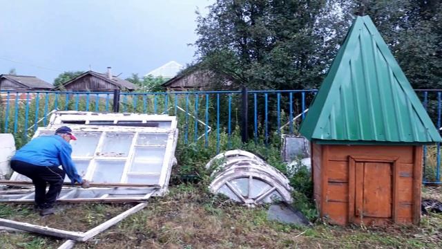 Покраска забора и установка сетки на территории храма и священнического дома. смотреть онлайн