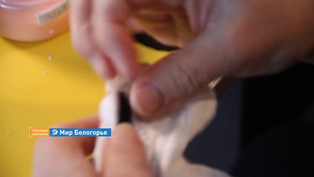 «Ручная работа». Брошь из кожи (17.05.2017) смотреть онлайн