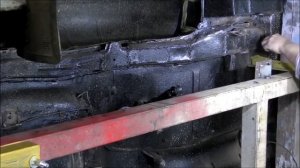 ГАЗ 24-10. 22 часть. Вырезаю задние  лонжероны.