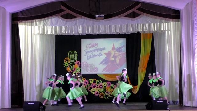 Коллектив эстрадного танца КАРАМЕЛЬКИ г.Киселевск, Кузбасс. НА ЦВЕТОЧНОЙ ПОЛЯНКЕ смотреть онлайн