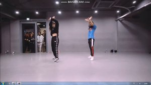 Песня и танец Taki Taki
