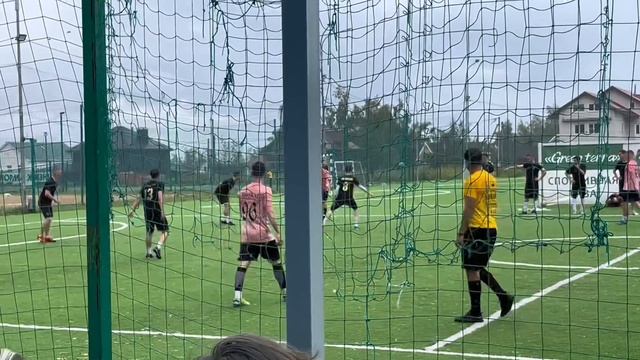 ПЕТЛИЧКА на игроке | Подслушиваем за Сином на турнире ПЛФА | B-GANG vs TF / Benfica смотреть онлайн