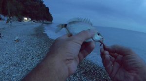 Береговой вечерний джиг спиннинг на Чёрном море.