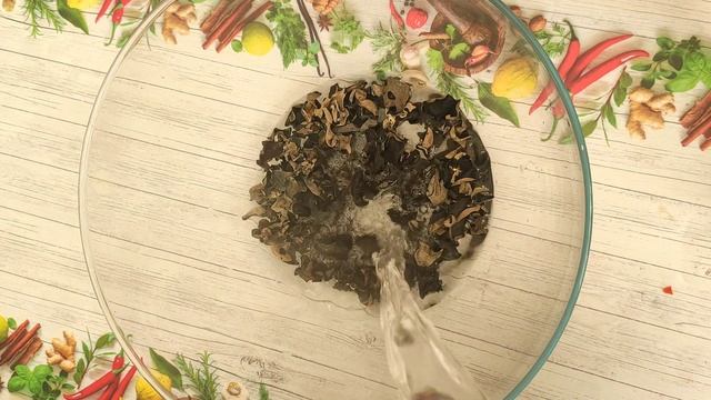 Уйгурское блюдо "Мушуро". Мясо с грибами муэр.  #уйгурскаякухня#грибы#обед#ужин