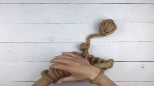 Вяжем руками из толстой пряжи - как закрыть петли?