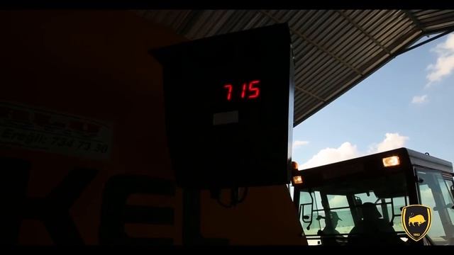 Кормораздатчик горизонтальный Celikel в работе
