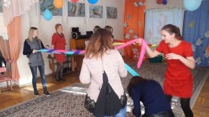 игра с мамами ЗАПЛЕТИ КОСИЧКУ муз рук Парахневич И П