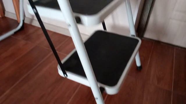 Стремянка SevenBerg Prima Lux белая с 5-ю широкими ступенями. Stevenage SevenBerg Prima Lux white смотреть онлайн