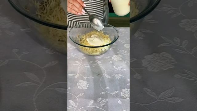 Чесночные гренки с сайрой