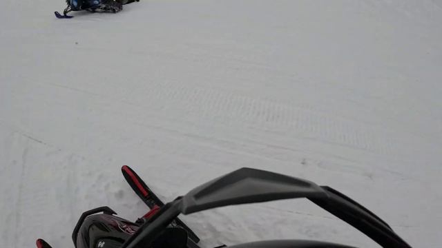 Jumping Yamaha Apex смотреть онлайн