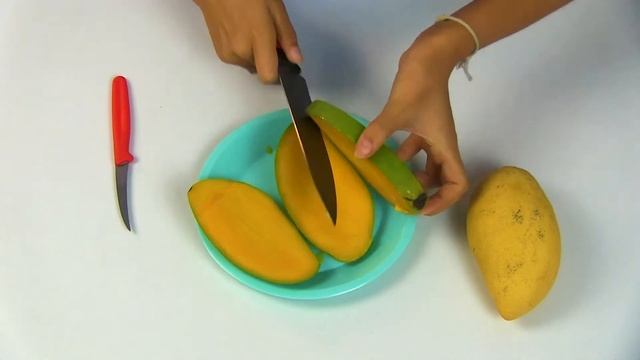 Как резать манго. 3 способа смотреть онлайн