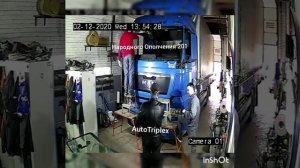 Замена лобового стекла на Ман ТГА