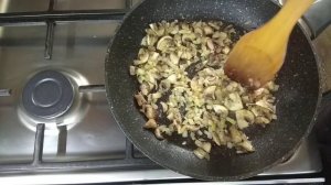 Котлеты с шампиньонами.