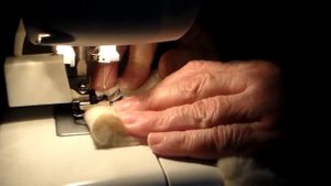 Обзор лапок для швейных машин, шагающая лапка. Что можно пошить используя шагающую лапку ?