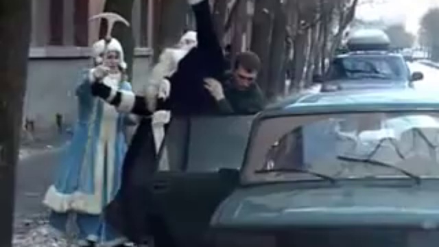 Приколы нашего городка. Пьяный Дед Мороз