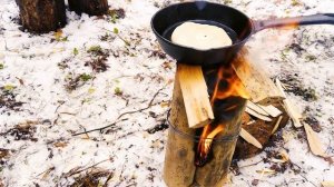 ALONE IN THE WINTER FOREST/FINNISH CANDLE/Bushcraft/Тип костра:"Финская свеча".Один в зимнем лесу.