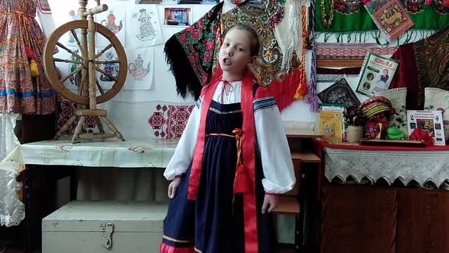Максимова Варвара 8 лет. Песня из репертуара Аграфены Оленичевой "У Варвары плетень заплетён"