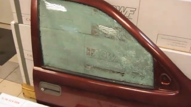 Бьем боковое стекло с наклеенной защитной пленкой смотреть онлайн