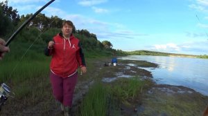 ЛОВЛЯ ЖЕРЕХА НА ПЕРЕКАТЕ В ИЮЛЕ! Zipbaits Raphael 45s в деле