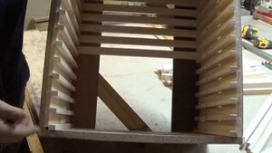 Универсальный кондуктор для сборки пчеловодных рамок.